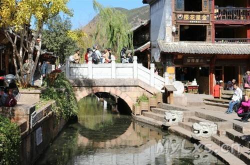 丽江酒吧一条街.jpg